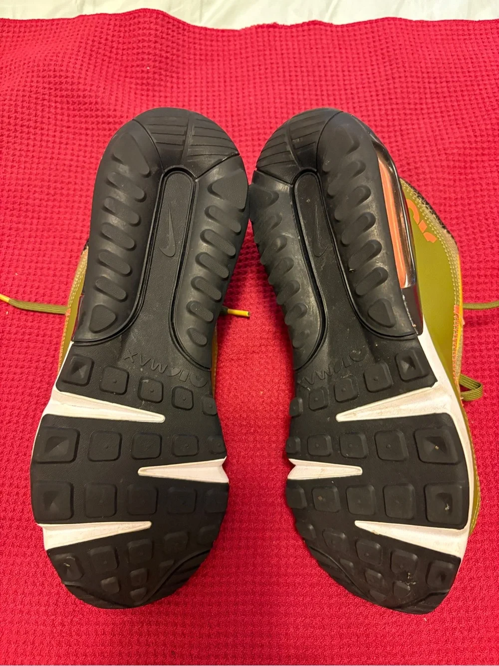 NWOT Nike Air Max 2090 (DC1875-300) ‘Olive Flak’  Women’s 8